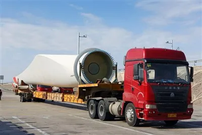 Pikendatav haagis tuuleturbiini labale