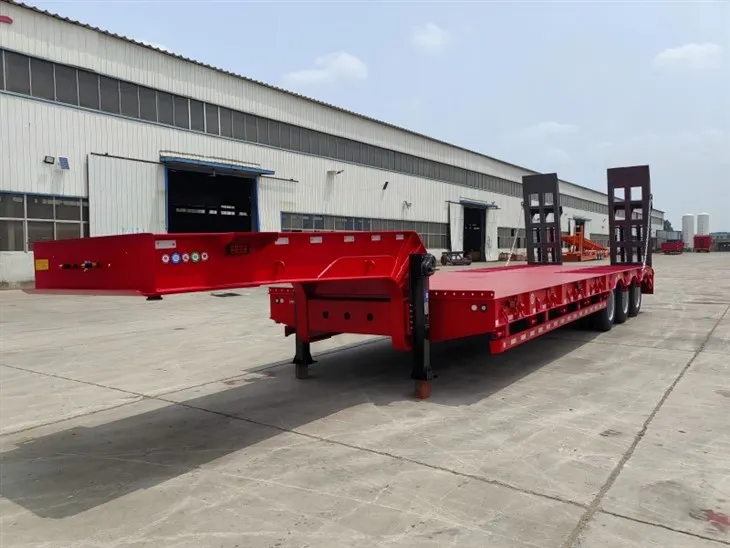 60 tonni kandevõimega madalhaagis 3 teljega 12 rehvid