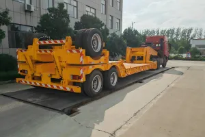 Hiina esimene 3 teljega kokkupandav haagis eksporditud