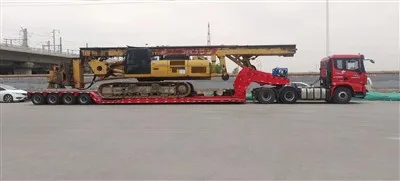 60 tonni kandevõimega mitmeteljeline madala voodiga haagis, 2 rida, 4 telge